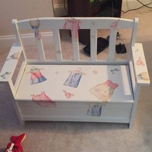 Little girls bench